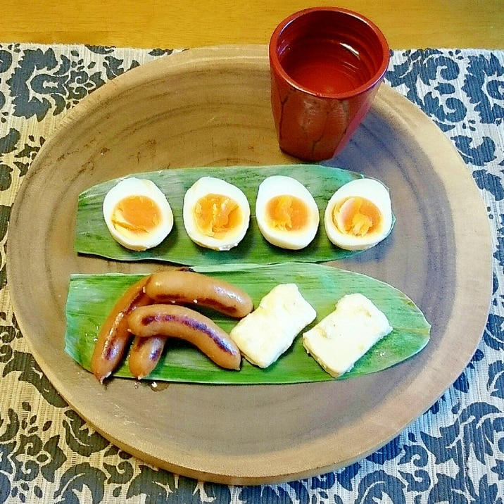 今宵の肴☆たまごとウインナーとチーズの酒粕漬け